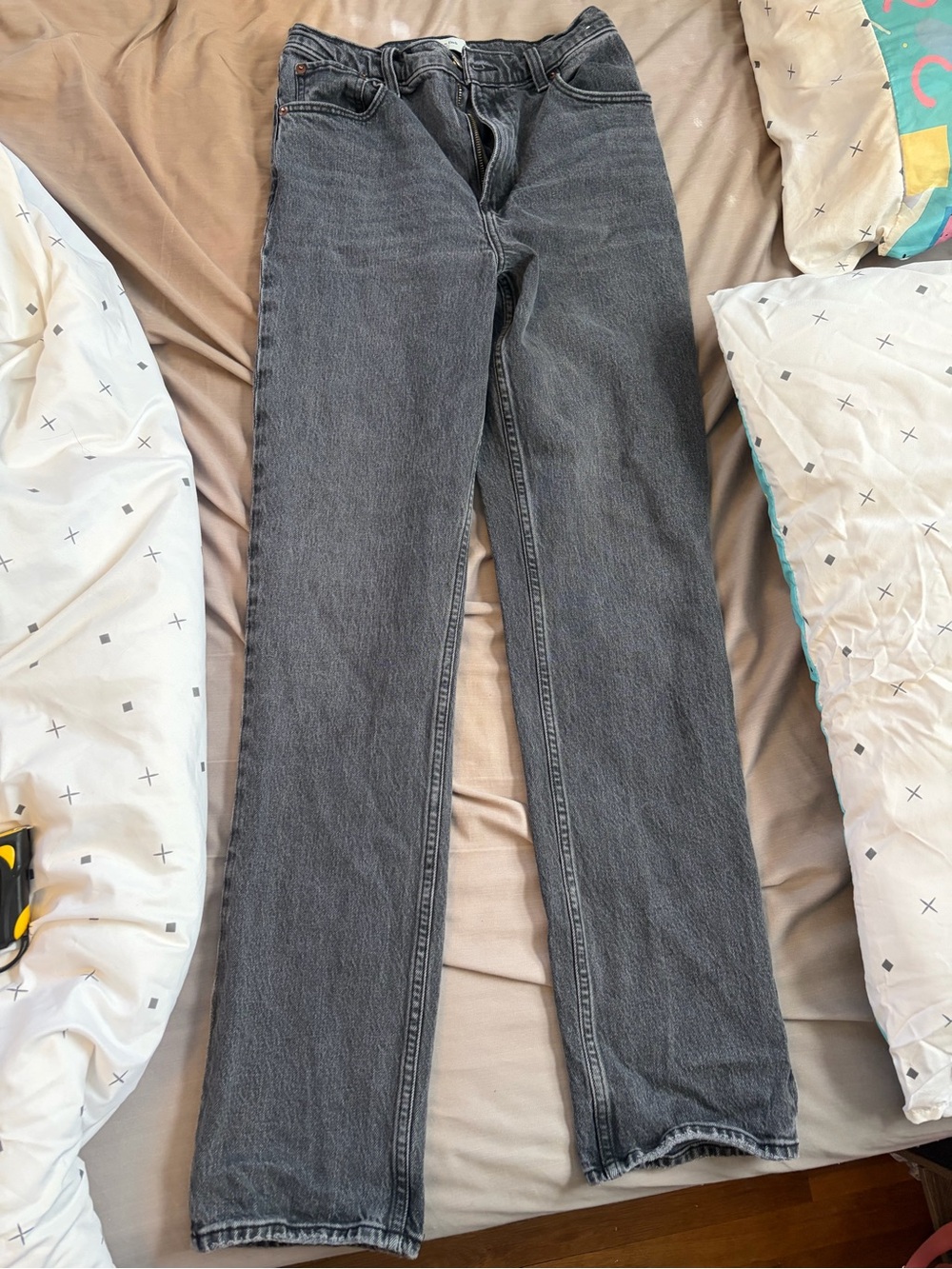 Classic Abercrombie High-Rise Straight Jeans in Faded Black